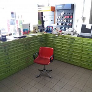 Bancone_con_cassettiere_8_cassetti